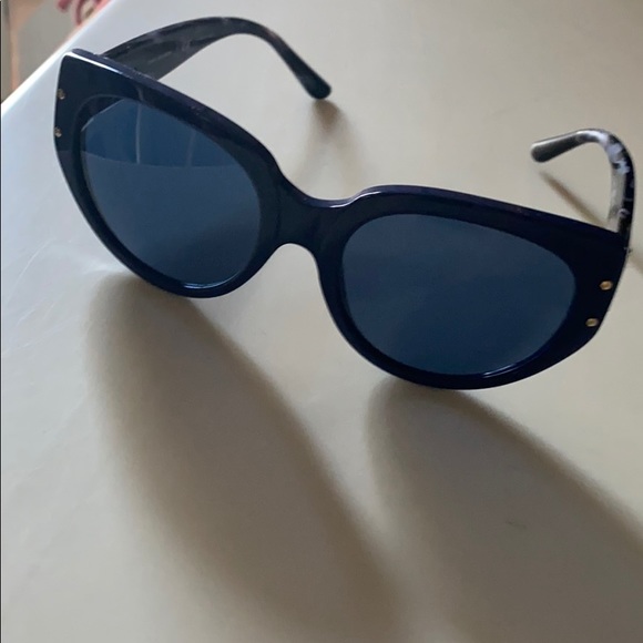 Tory Burch Sunglasses - Picture 8 of 12